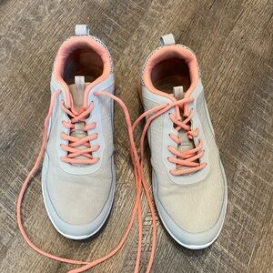 Vionic tennis shoe size 10